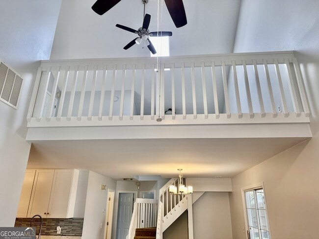 Foto del edificio - 2651 St Charles Ln NW