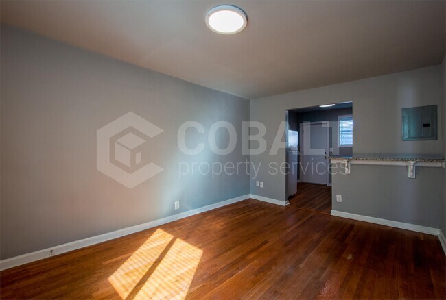 Building Photo - 271 Glen Iris Dr NE