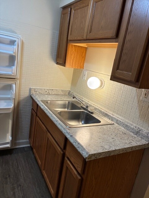 Foto del edificio - 5808 Stieren Dr