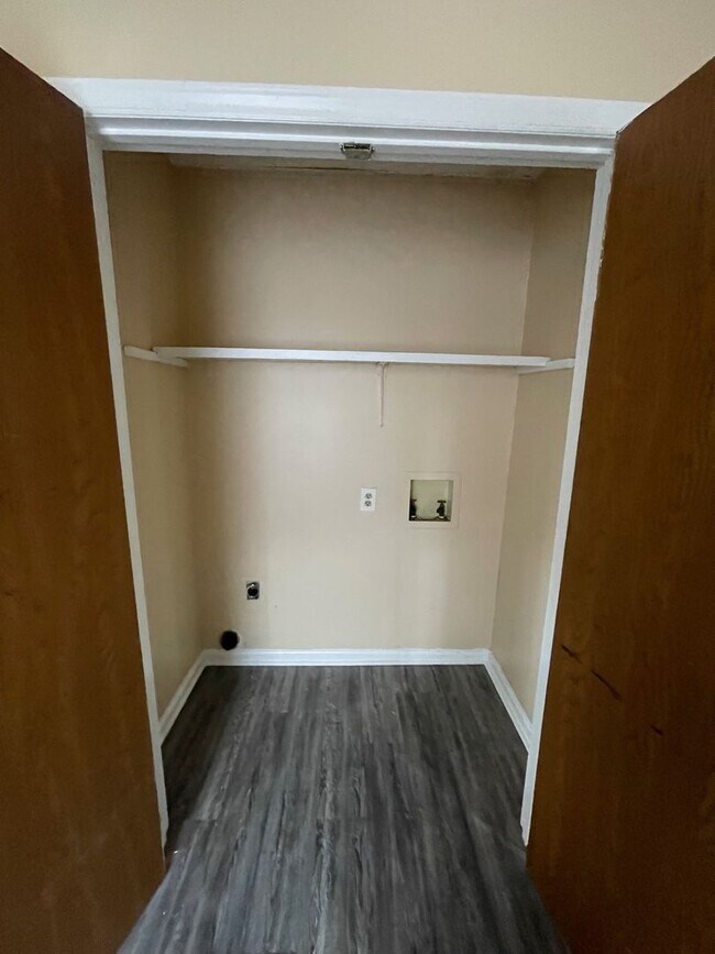 Foto del edificio - Come take a look at this gorgeous 2 Bedroo...