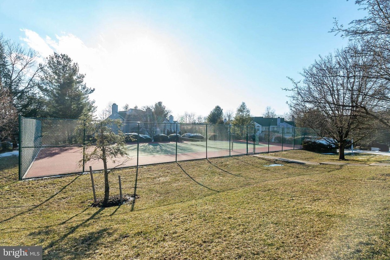 Primary Photo - 302 Pleasant Knoll Ct