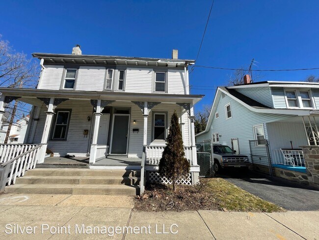 Foto del edificio - 2 br, 1 bath House - 133 Vine