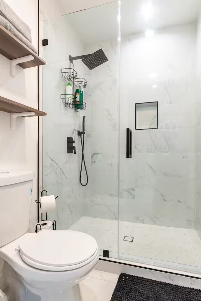 Foto del edificio - 1136 E Lomita Ave