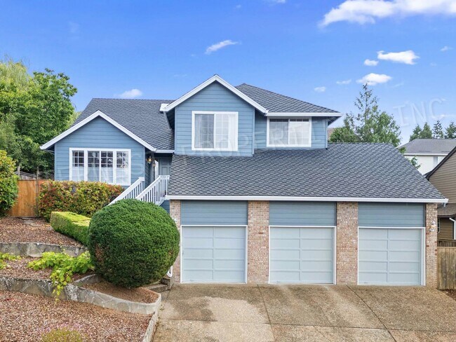 Building Photo - 4+ Bedroom Tigard Home With a Beautiful Vi...