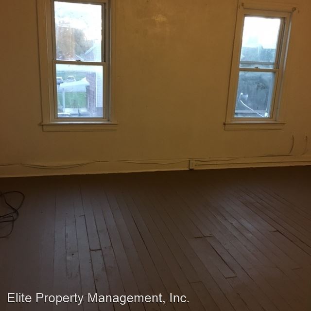 Building Photo - 4 br, 1.5 bath House - 633 Smith St.