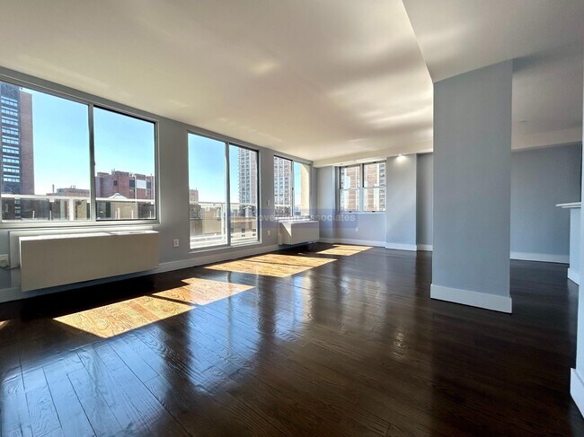 Foto del edificio - 703 West 171st St
