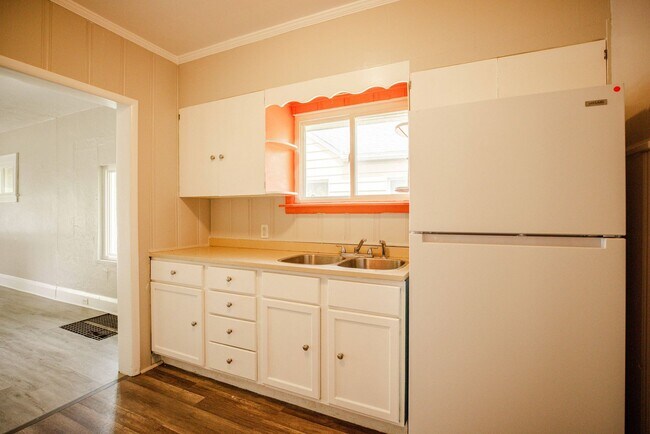 Foto del edificio - Very nice three bedroom 2 bathroom house available for rent!