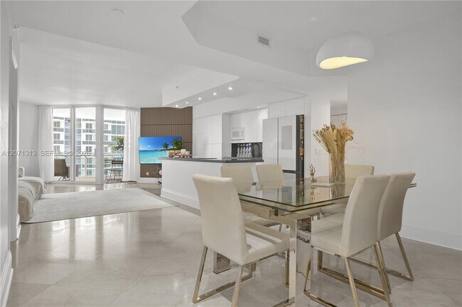 Foto del edificio - 4775 Collins Ave