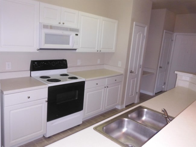 Building Photo - 1429 Villa Capri Cir