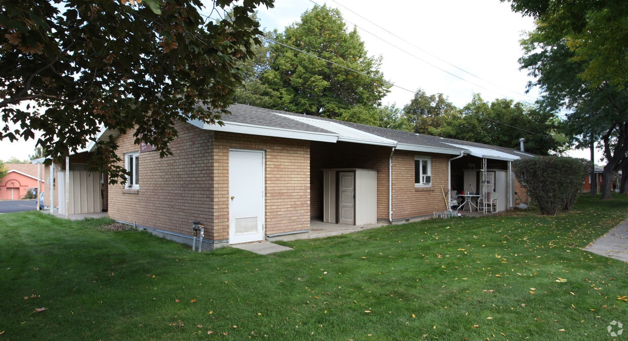 Building Photo - Duvall Court Apartment
