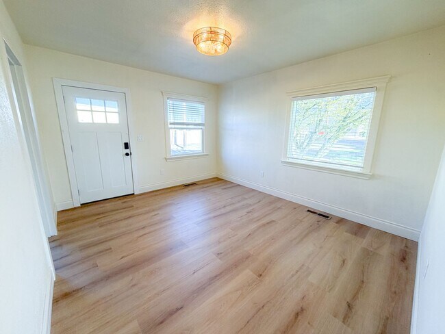 Foto del edificio - 2 Bedroom West Salem Home