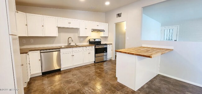 Foto del edificio - 4355 E Glenn St