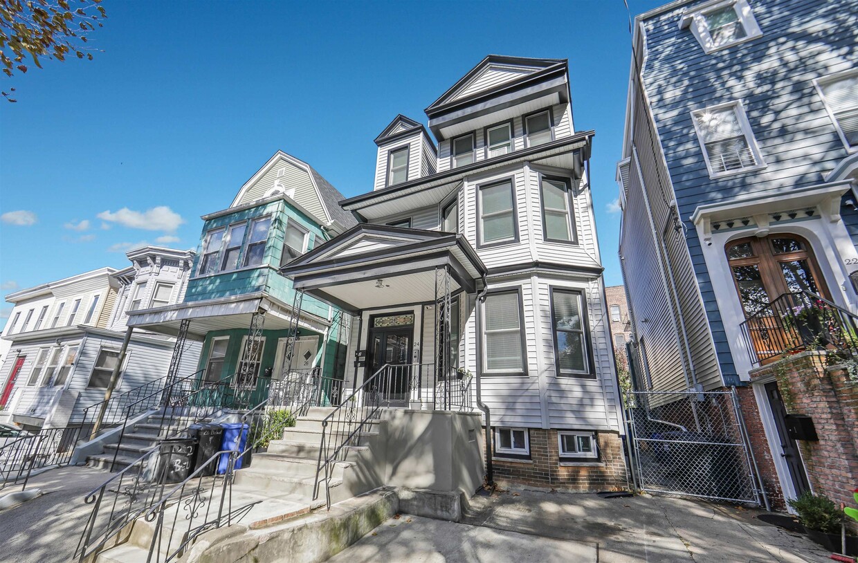 Primary Photo - 24 BELMONT Ave