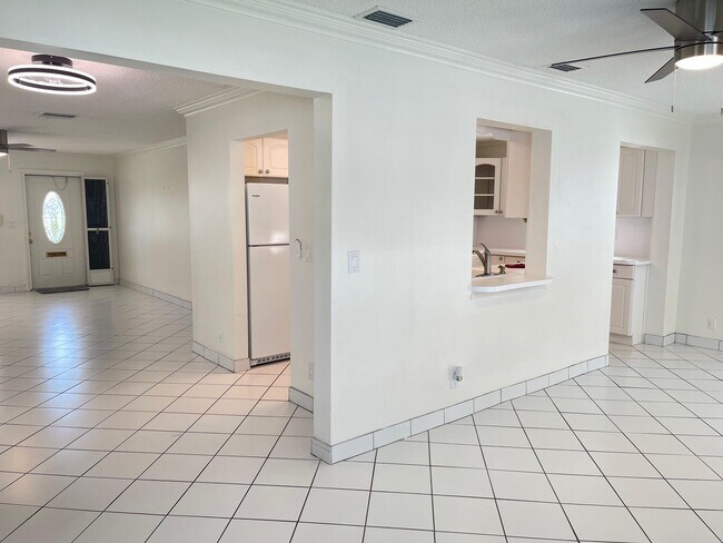 Foto del edificio - 723 SW 18th St