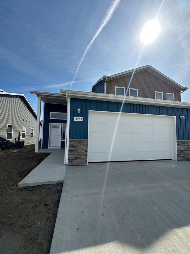 Building Photo - 2554-2550 Granite Dr NW