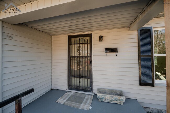 Foto del edificio - 3213 Hollywood Ave