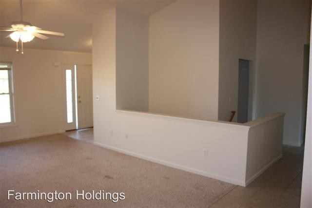 Foto del edificio - 1418 Hathaway Dr