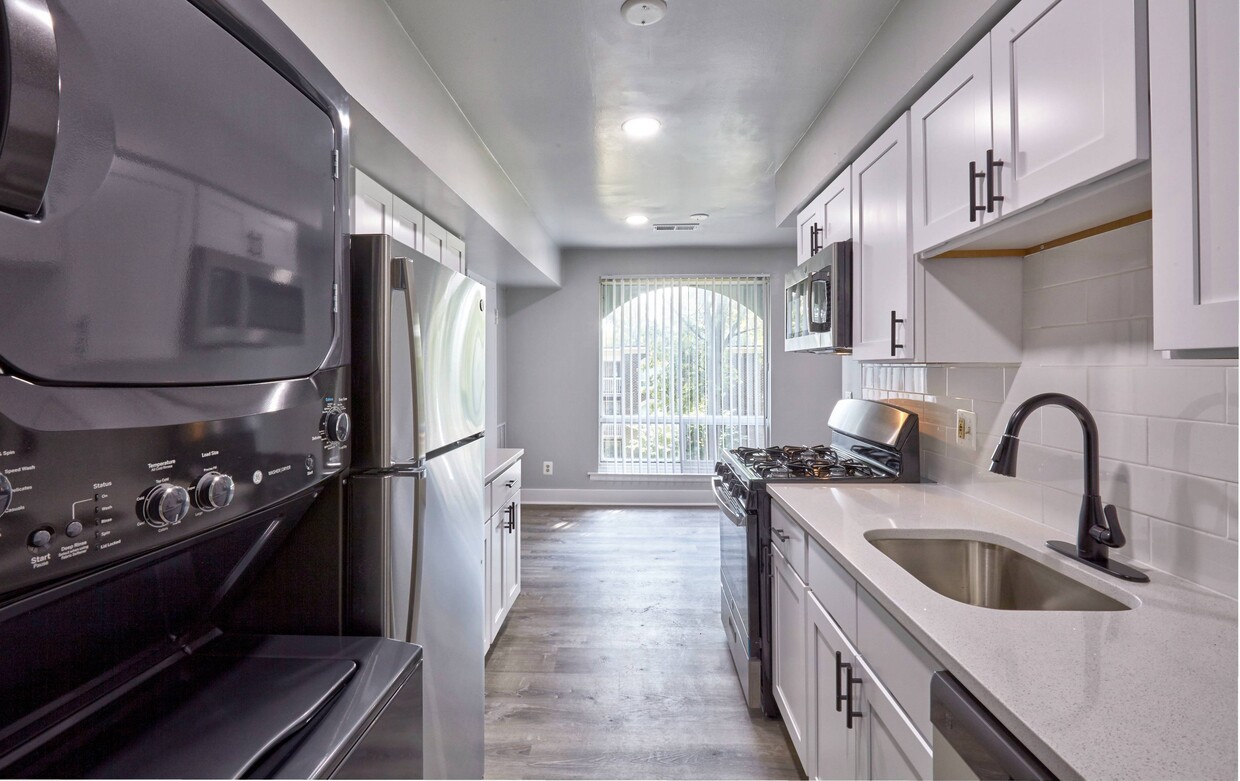 Durable, Quartz Countertops Featuring All-in-One, Deep-bowl Sinks - Seneca Village