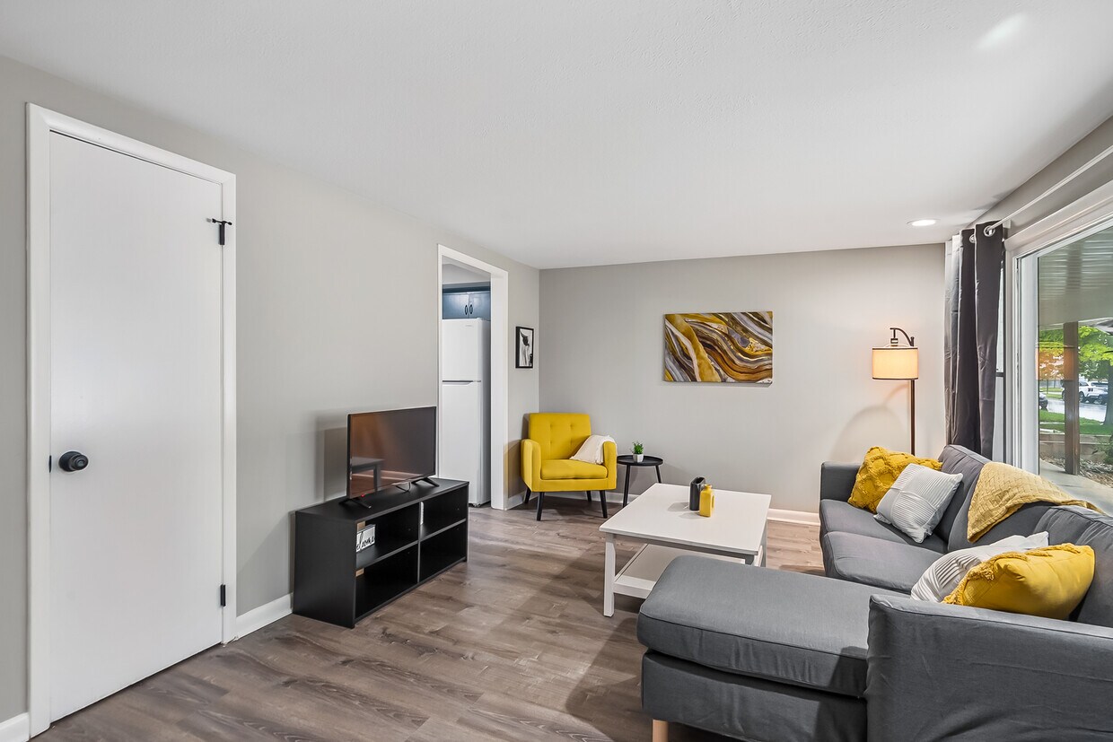 Foto principal - 322-324 W Rensselaer St