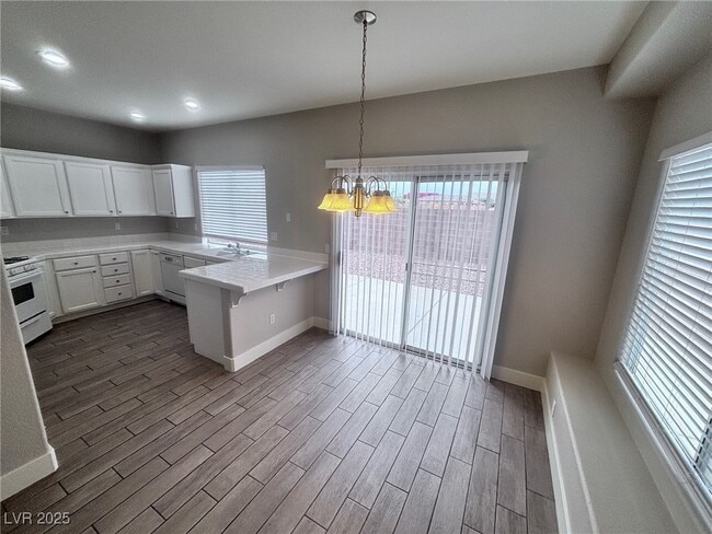 Building Photo - 7075 Russell Ranch Ave