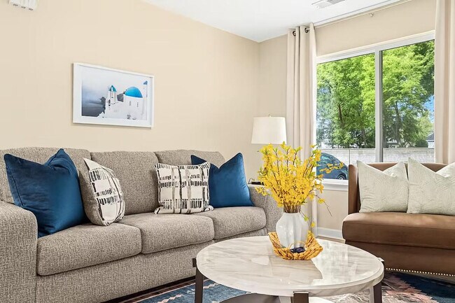 Building Photo - 18459 Sharon Ln