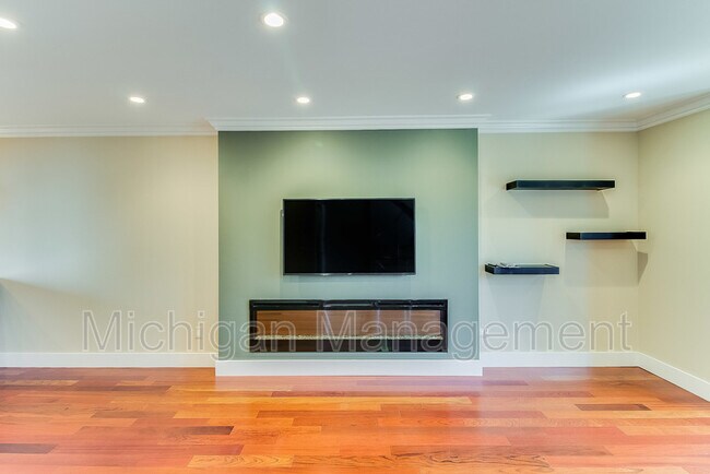 Foto del edificio - 392 W Ann Arbor Trail