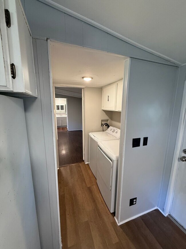 Foto del edificio - 2 bedroom 2 full bath single wide trailer