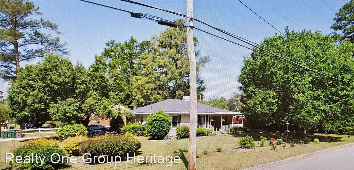 3 br, 1.5 bath House 2401 Rowland Ave. House Rental in Lumberton