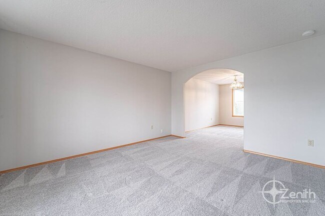 Building Photo - 10404 NE 65th Ave
