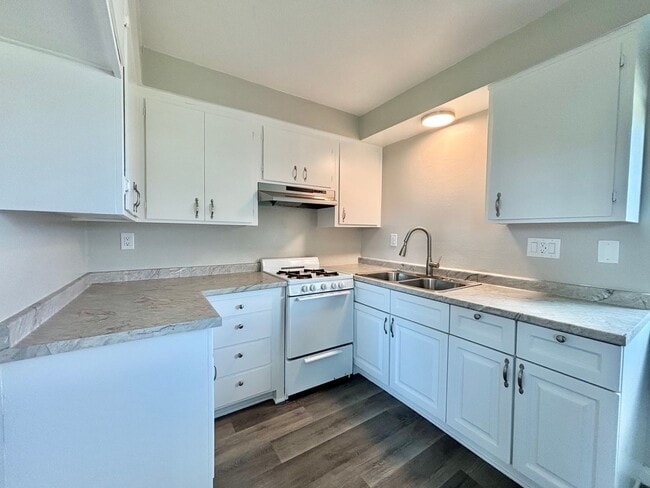 Foto del edificio - 920 W Cedar Ct