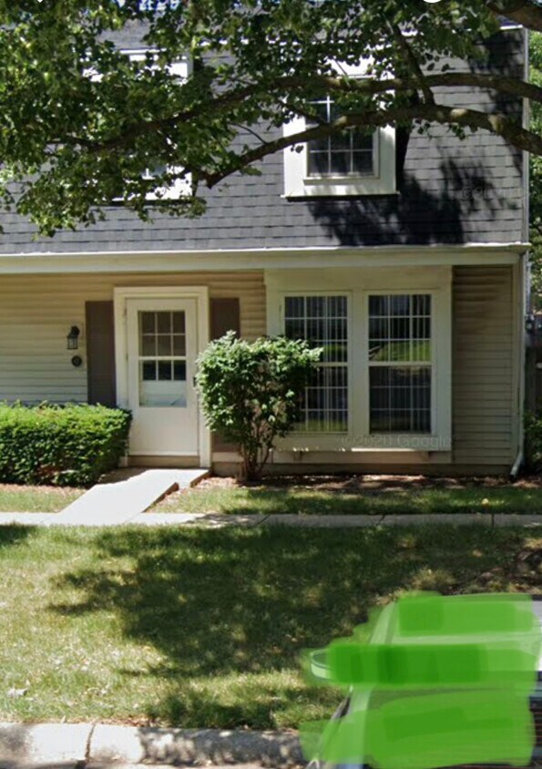 Primary Photo - 6 Fernwood Dr