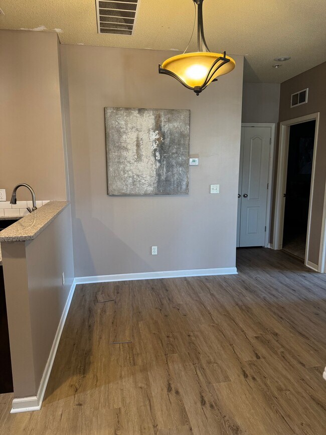 Foto del edificio - 15953 S Crestview Dr