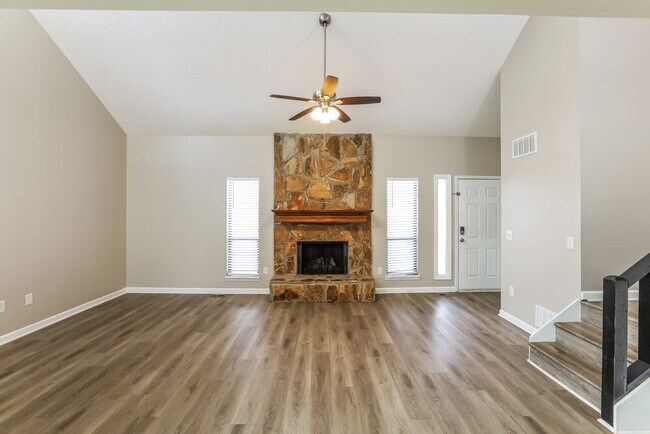 Building Photo - 338 St Patrick Dr SW