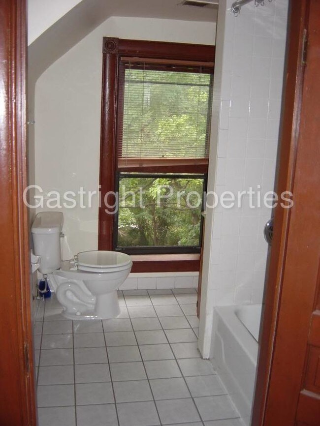 Foto del edificio - 19 Wallace Ave