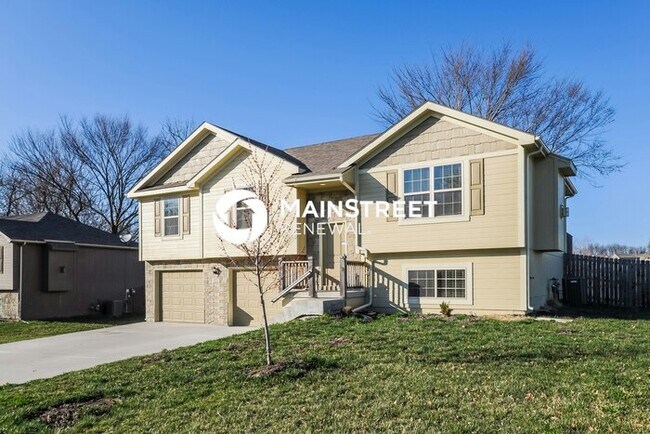 Foto del edificio - 4 Bedroom Pet-Friendly Home in Belton, MO with Main Street Renewal