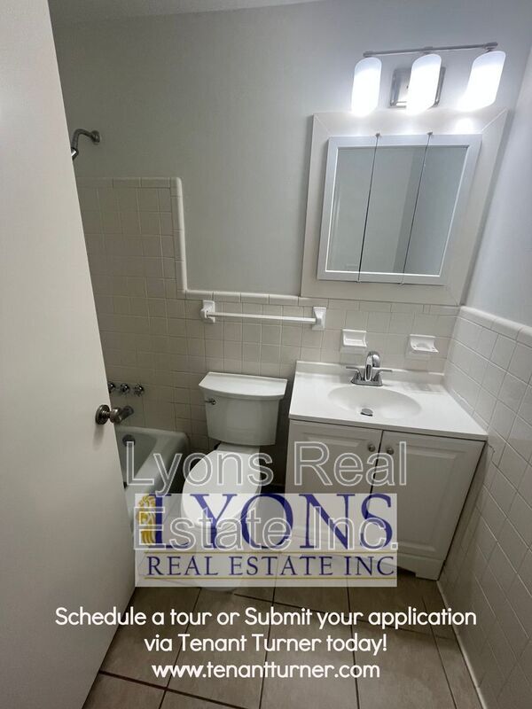 Building Photo - 2517 Deborah Dr