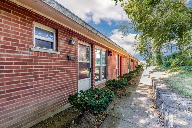 Building Photo - 5634 Macey Ave