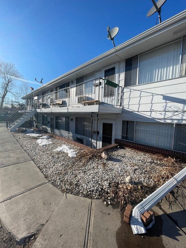 Building Photo - 2517 N Garfield Ave