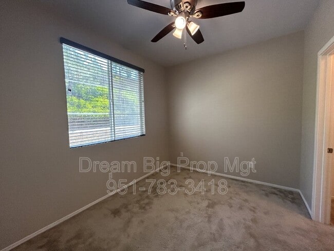 Building Photo - 609 Savi Dr