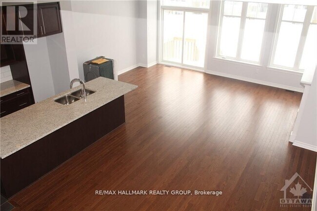 Photo du bâtiment - 148 Jardiniere St