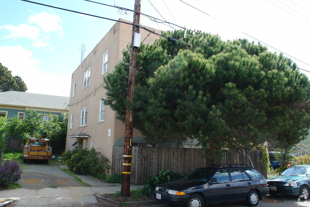 Building Photo - 2103 Grant St