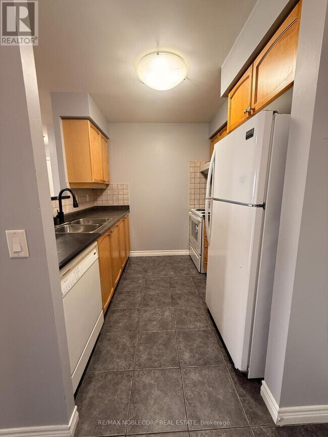 Photo du bâtiment - 710 Humberwood Blvd