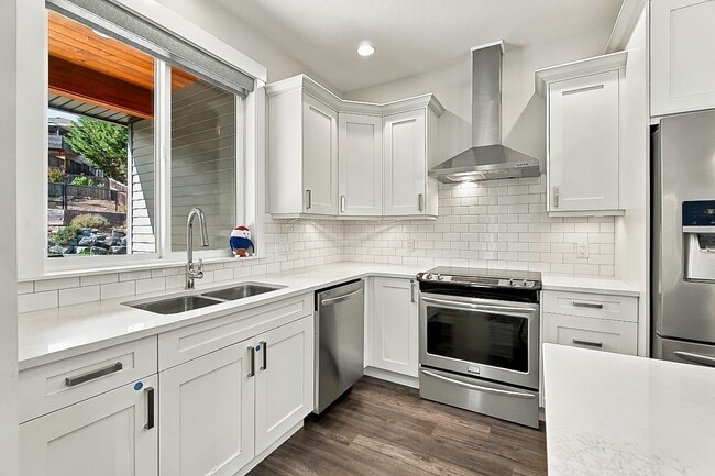Building Photo - 2297 Kingsford Pl