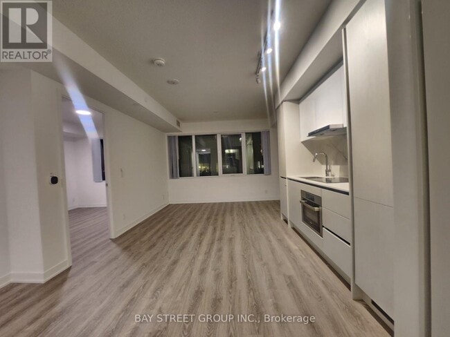 Photo du bâtiment - 180 Front St E