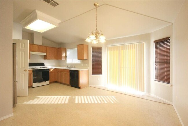 Foto del edificio - 2001 Charlotte Way, Round Rock, TX 78664 -...