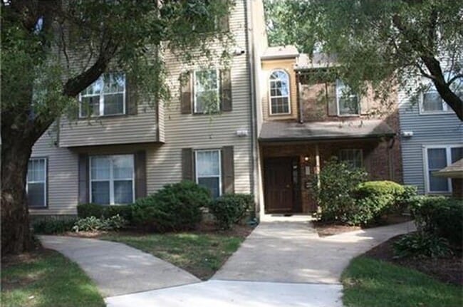 Building Photo - 6063 Cedar Ct