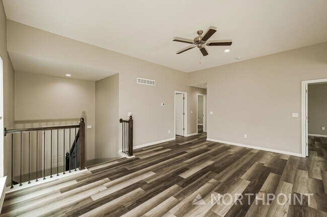 Foto del edificio - 4 BR/3BA | Newly Renovated Single Family Home | 1-Car Covered Parking | Huge backyard!