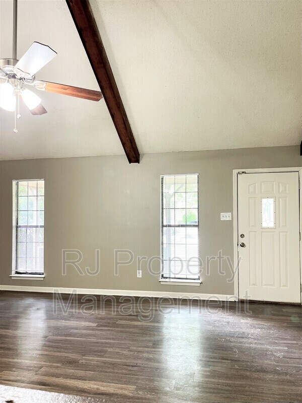 Foto del edificio - 6130 Valleydale Dr