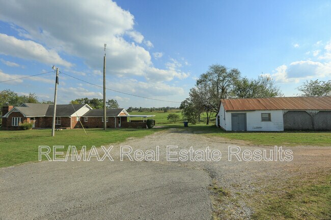 Foto del edificio - 1741 E 1st Ave