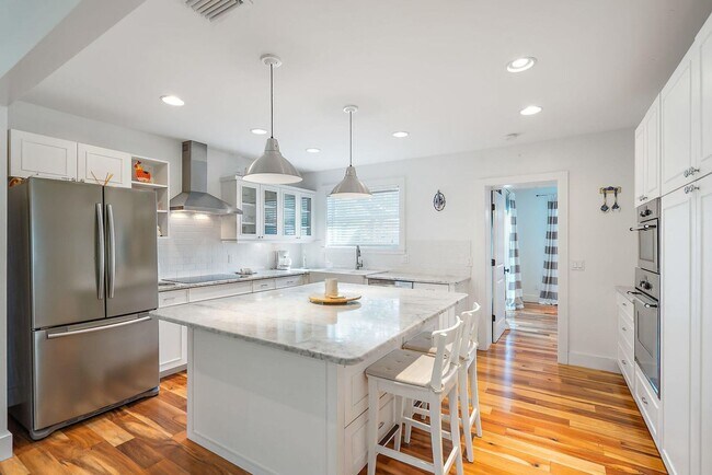 Foto del edificio - 461 Jupiter Ln